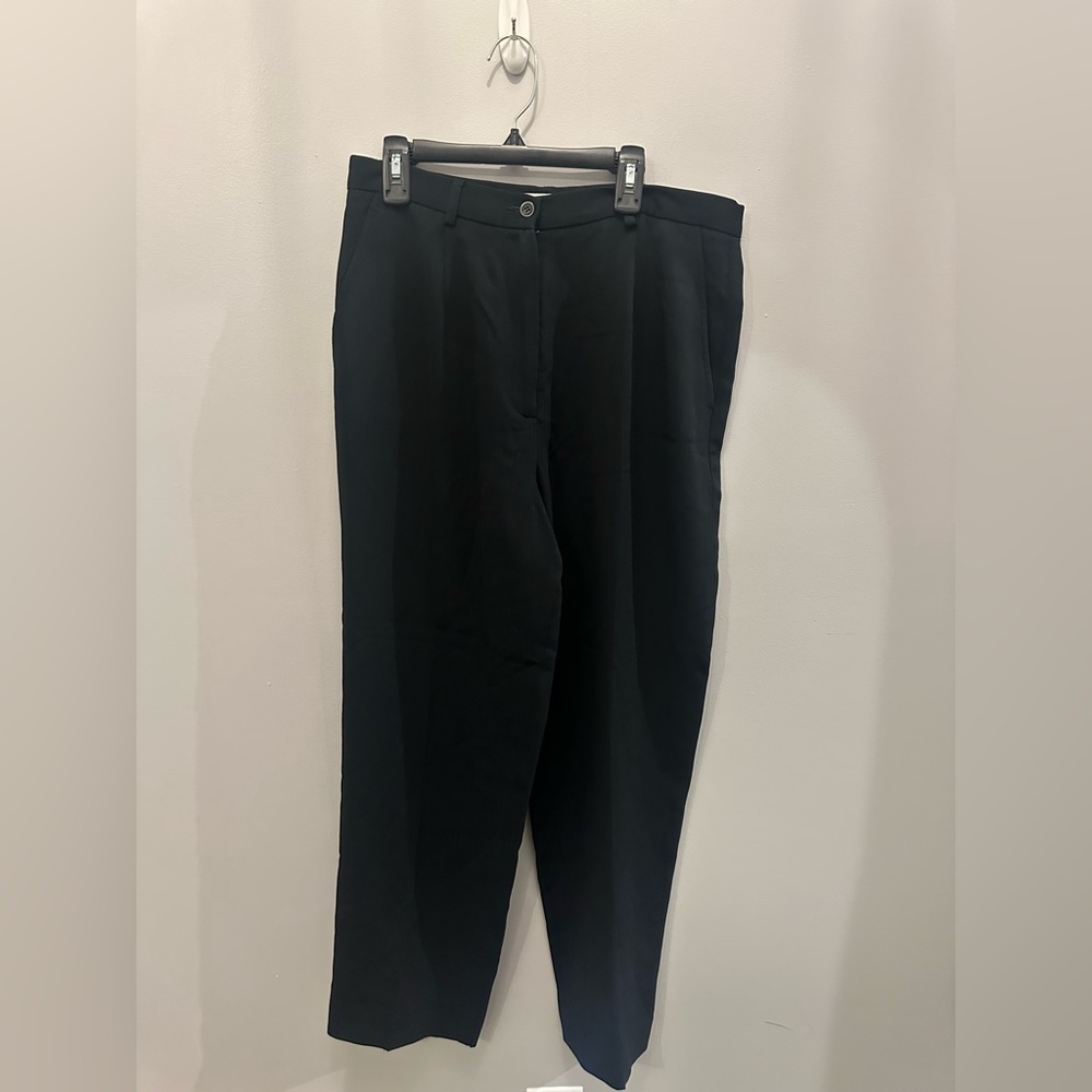 Like new condition solid black Garfield & Marks Black Trousers. Women’s 10.